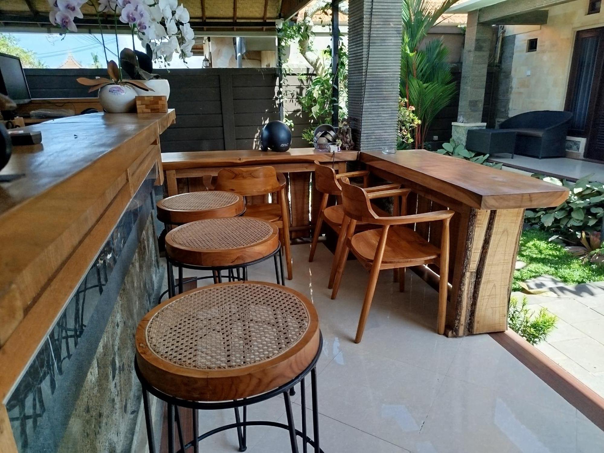 Meliora Bali *